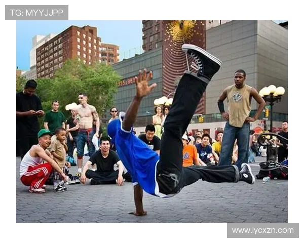 张强的滑板人生：从街头少年到极限运动的追梦者深度对话