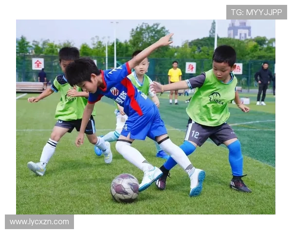成都足球队的团队协作揭秘：如何在绿茵场上实现完美配合与默契合作